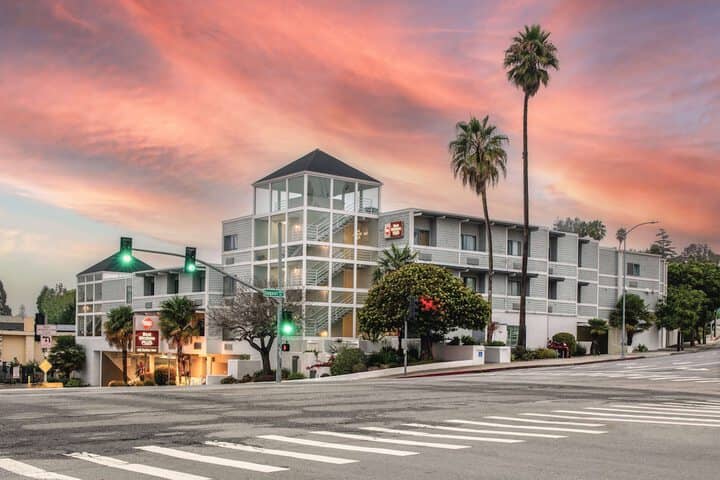Hotel 56 of 58