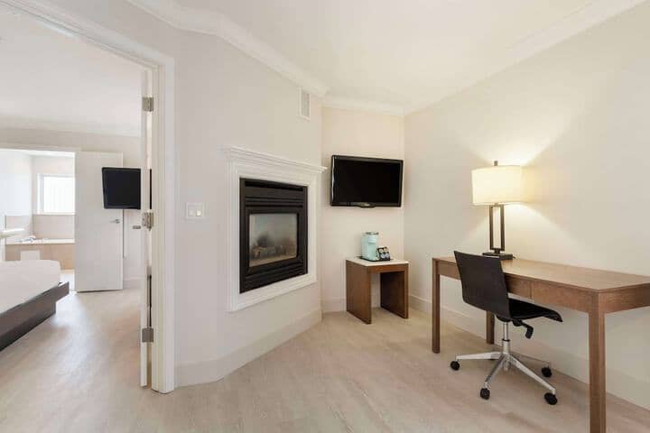 Room 6 of 58